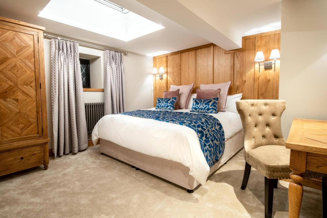 Boringdon Hall Hotel And Spa Plymouth Extérieur photo A bedroom at The Old Vicarage Hotel