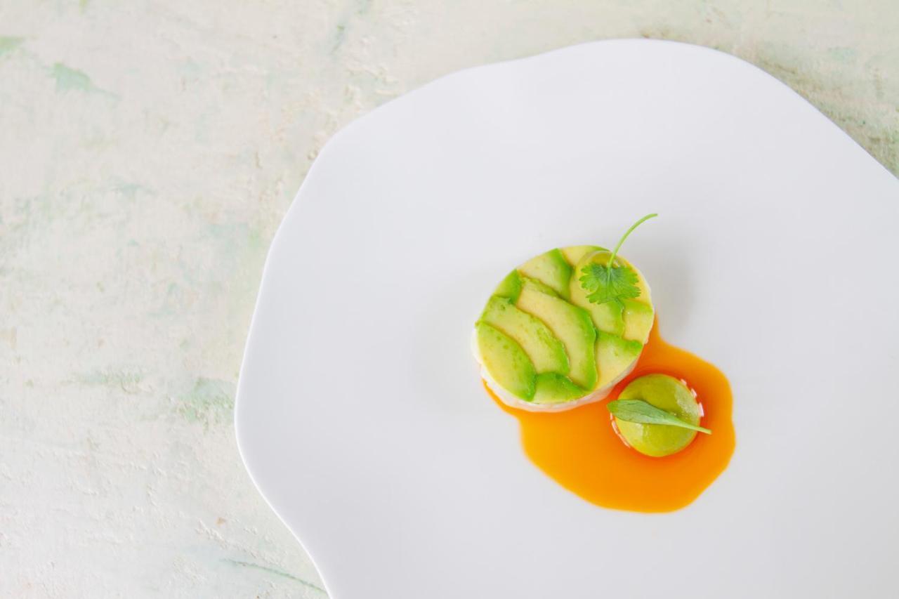 Boringdon Hall Hotel And Spa Plymouth Extérieur photo A dish by Heston Blumenthal