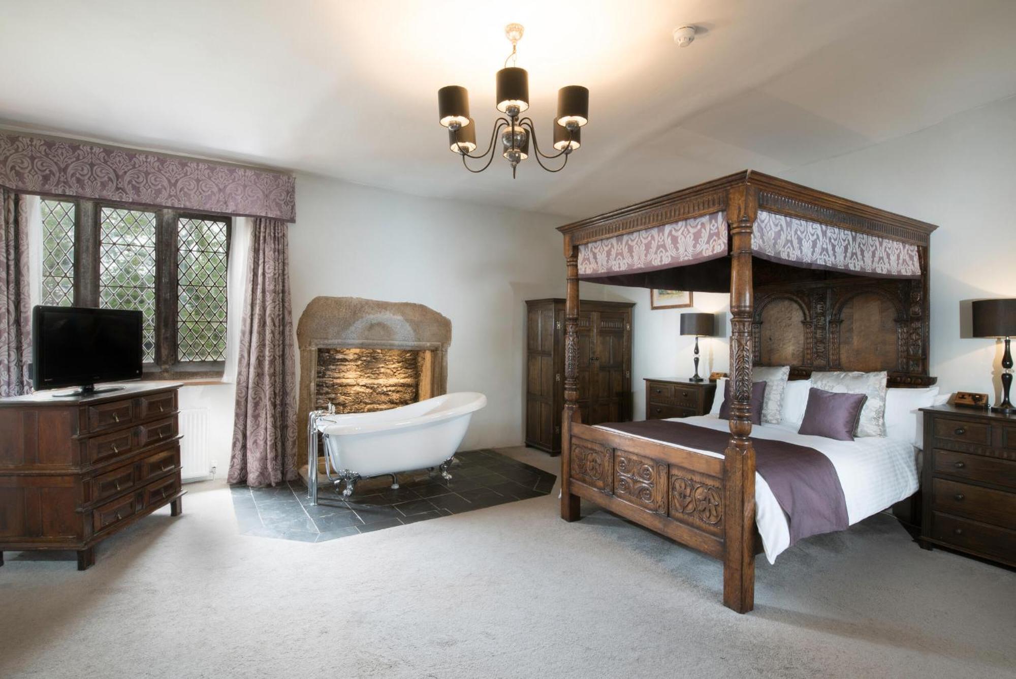 Boringdon Hall Hotel And Spa Plymouth Extérieur photo The Tudor Suite